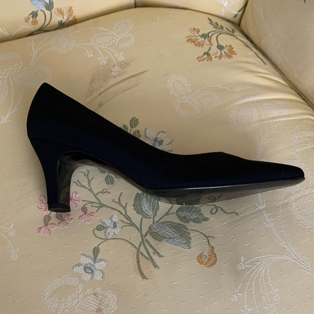 Salvatore Ferragamo Black Pointed Heels